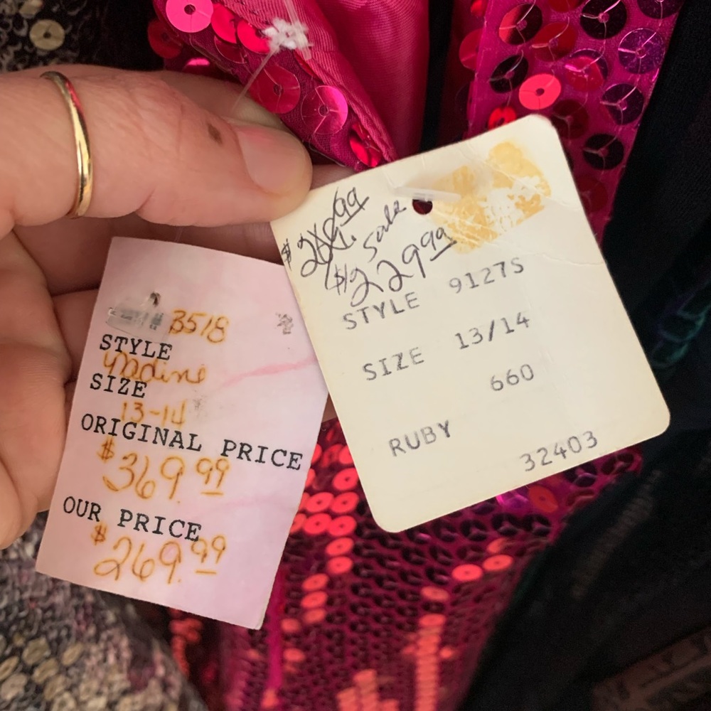 Fuchsia Sequined Body Hugging Gown - image 8